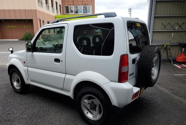 1998 Suzuki Jimny JDM car for sale — photo 9 of 22