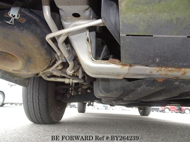 2005 Toyota HiAce JDM car for sale — photo 13 of 25