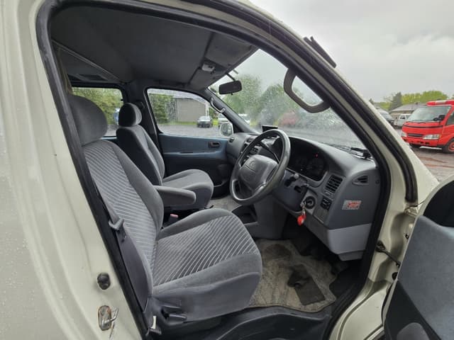 1996 Toyota Granvia JDM car for sale — photo 14 of 14
