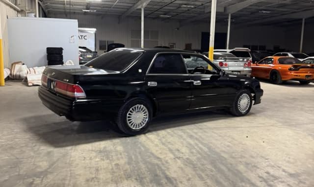 1999 Toyota Crown JDM car for sale — photo 9 of 25