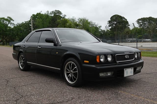 1992 Nissan Gloria JDM car for sale — photo 4 of 20