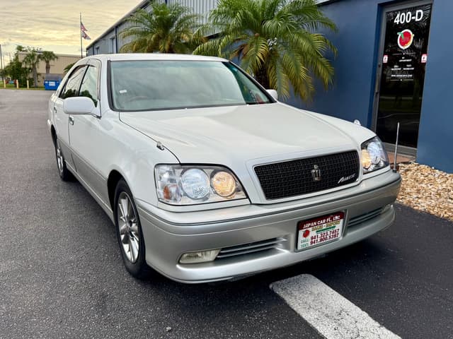 1999 Toyota Crown JDM car for sale — photo 2 of 21