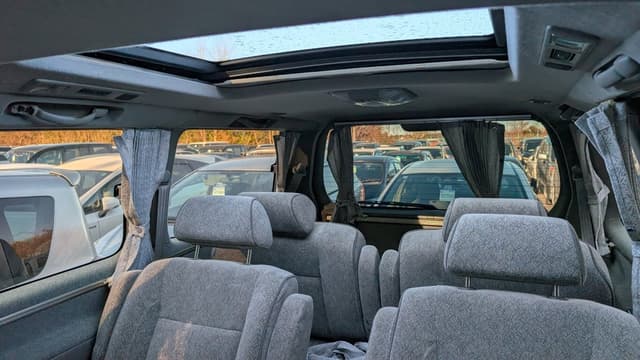 2000 Nissan Elgrand JDM car for sale — photo 8 of 12