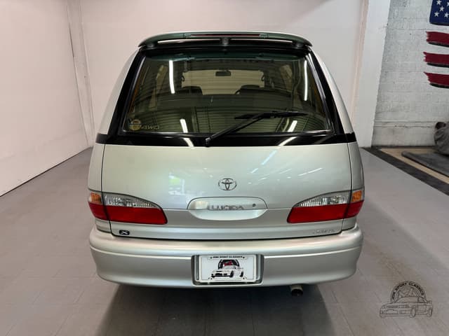 Toyota Estima JDM car for sale — photo 18 of 25