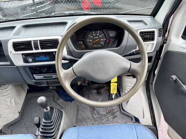 2000 Mitsubishi Minicab JDM car for sale — photo 21 of 25