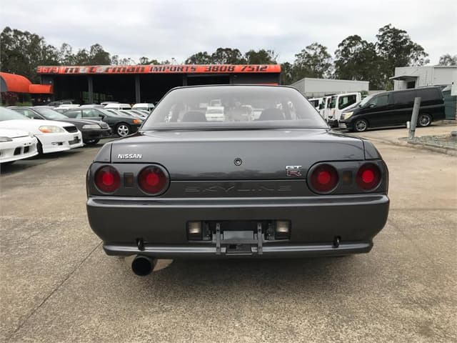 1990 Nissan Skyline JDM car for sale — photo 10 of 18