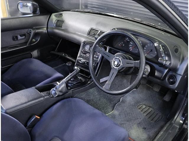 1990 Nissan Skyline JDM car for sale — photo 2 of 10