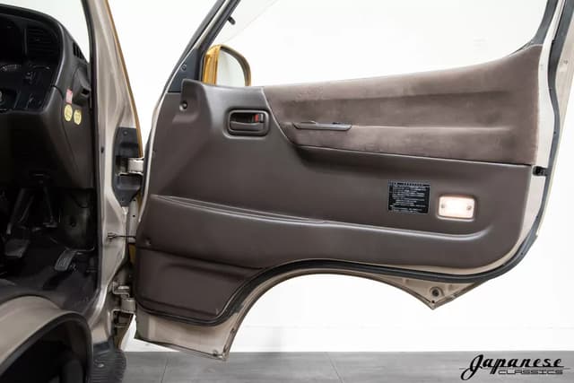 1996 Toyota HiAce JDM car for sale — photo 20 of 25