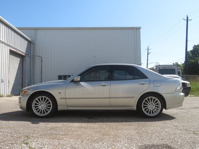 1999 Toyota Altezza JDM car for sale — photo 5 of 25