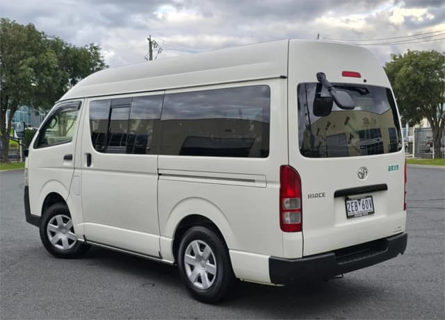 2012 Toyota HiAce JDM car for sale — photo 4 of 11