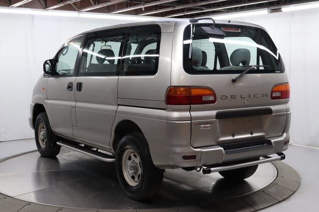 2000 Mitsubishi Delica JDM car for sale — photo 5 of 25