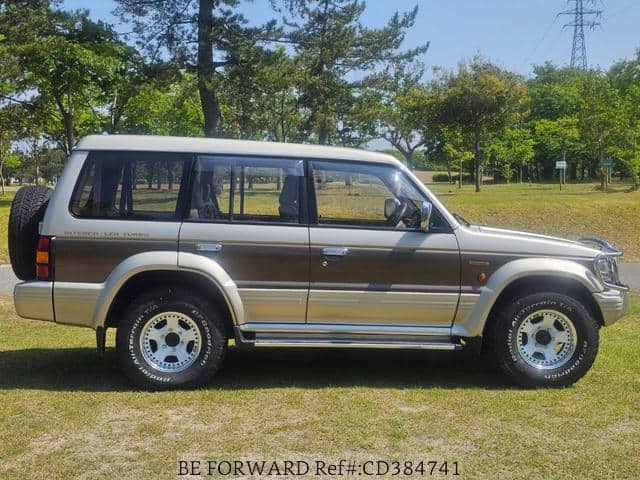 1992 Mitsubishi Pajero JDM car for sale — photo 16 of 19