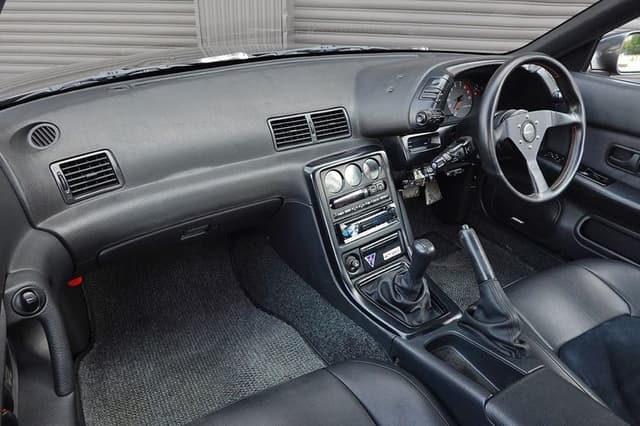 Nissan Skyline JDM car for sale — photo 21 of 25