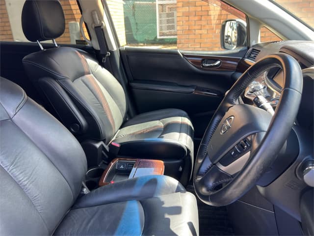2011 Nissan Elgrand JDM car for sale — photo 13 of 16