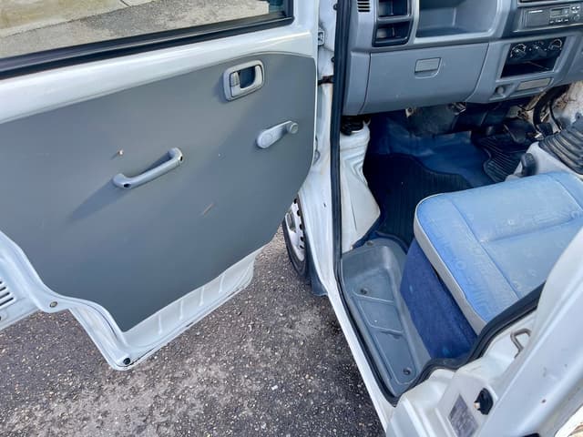 1999 Mitsubishi Minicab JDM car for sale — photo 22 of 25
