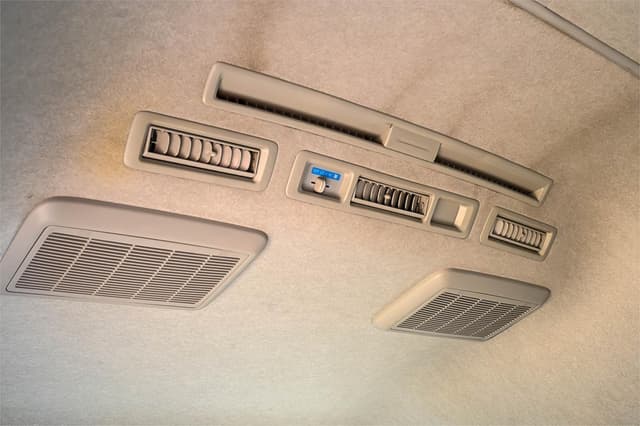 2011 Toyota HiAce JDM car for sale — photo 16 of 23