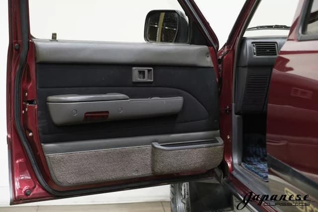 1993 Toyota Hilux Surf JDM car for sale — photo 20 of 25