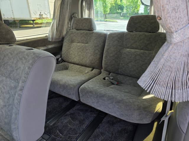 1998 Nissan Elgrand JDM car for sale — photo 14 of 17