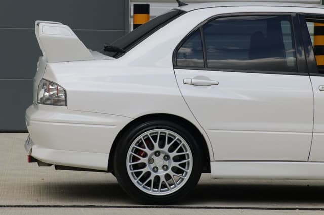 2002 Mitsubishi Lancer Evolution JDM car for sale — photo 11 of 25