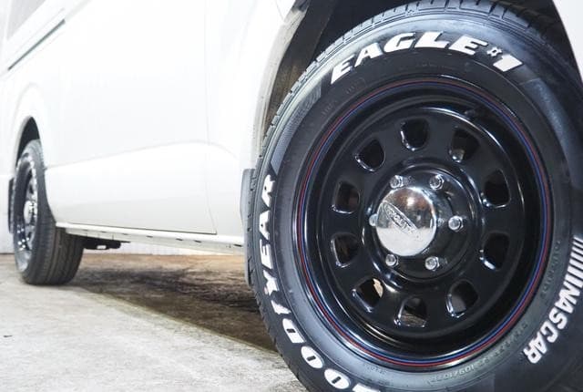 2010 Toyota HiAce JDM car for sale — photo 3 of 25