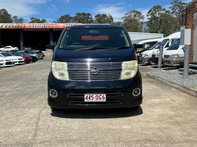 2009 Nissan Elgrand JDM car for sale — photo 2 of 16