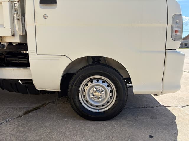 2001 Daihatsu Hijet JDM car for sale — photo 12 of 19
