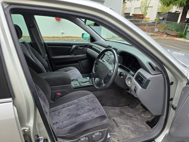 2000 Toyota Crown JDM car for sale — photo 5 of 13
