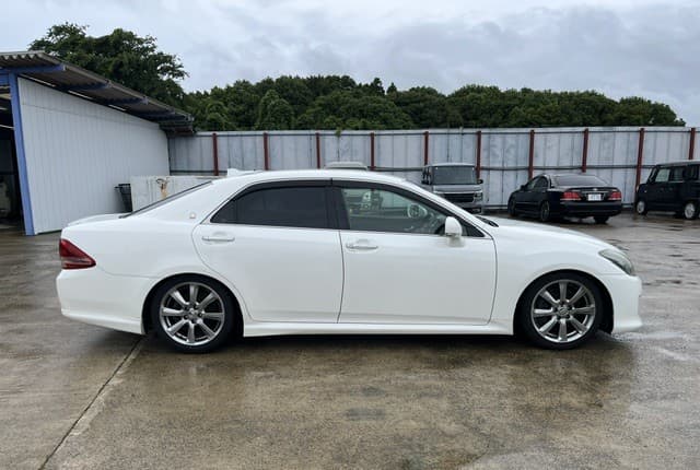 2008 Toyota Crown JDM car for sale — photo 5 of 25