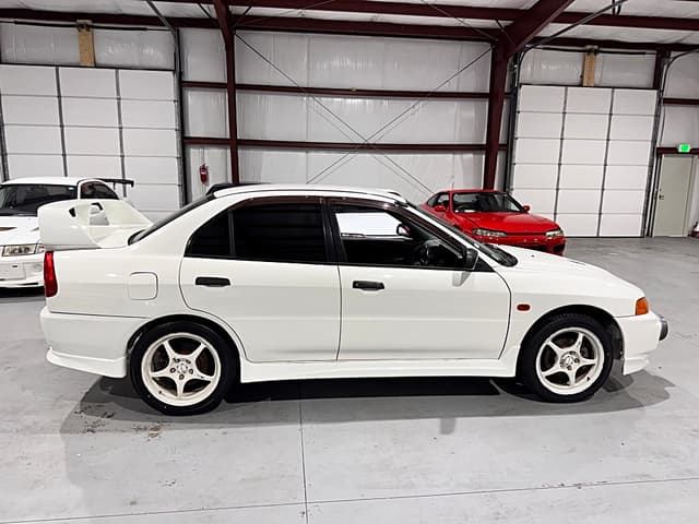 1996 Mitsubishi Lancer Evolution JDM car for sale — photo 8 of 25