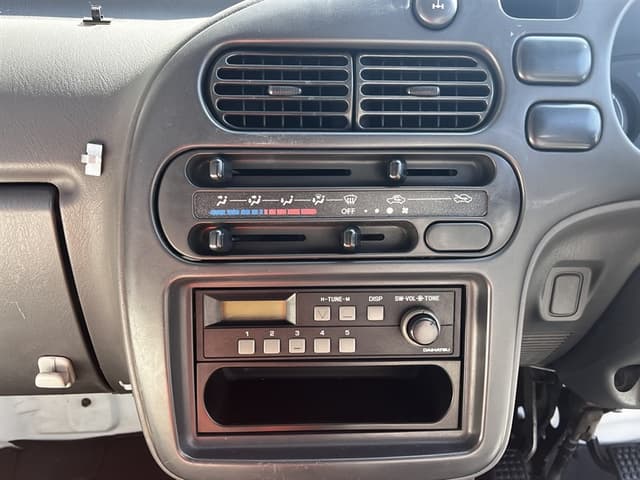 1998 Daihatsu Hijet JDM car for sale — photo 22 of 25