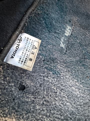1999 Toyota Hilux Surf JDM car for sale — photo 24 of 25