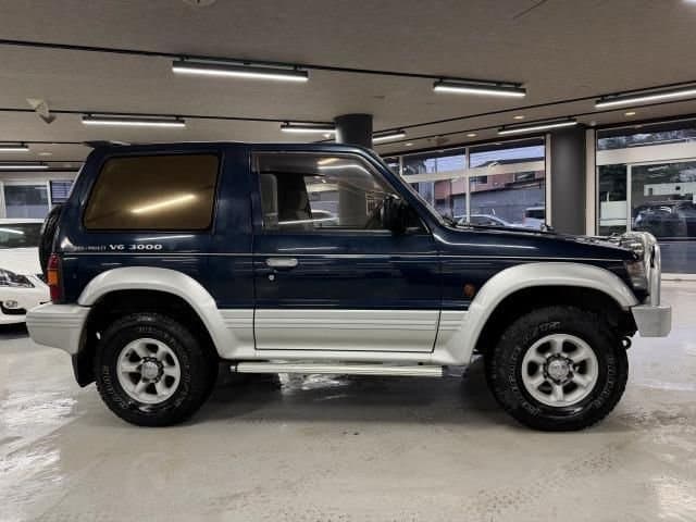1994 Mitsubishi Pajero JDM car for sale — photo 4 of 9