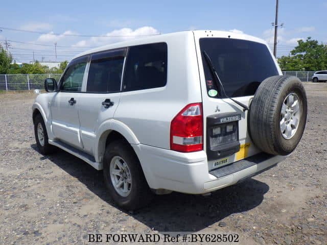 2005 Mitsubishi Pajero JDM car for sale — photo 3 of 25