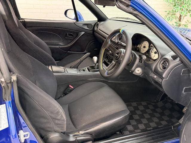 2000 Mazda Roadster (Eunos Roadster / MX-5) JDM car for sale — photo 11 of 17