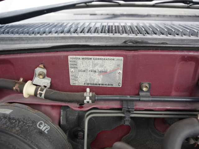 1998 Toyota Hilux Surf JDM car for sale — photo 13 of 14