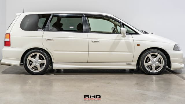 2000 Honda Odyssey JDM car for sale — photo 8 of 25