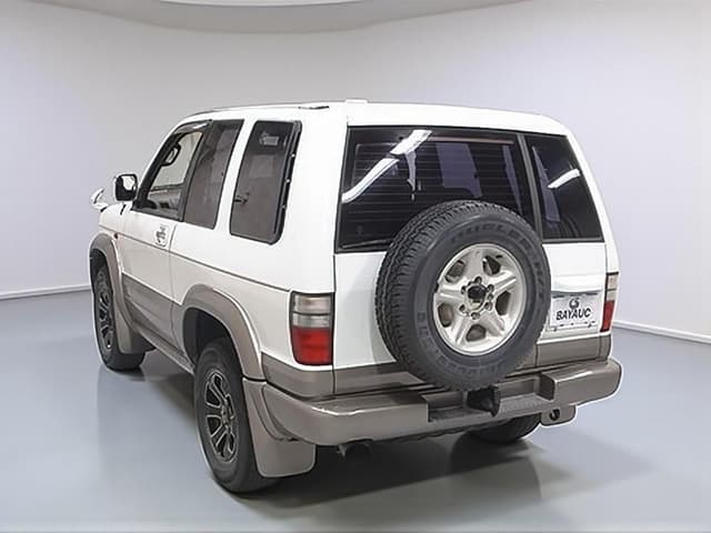 2000 Isuzu Bighorn JDM car for sale — photo 2 of 3
