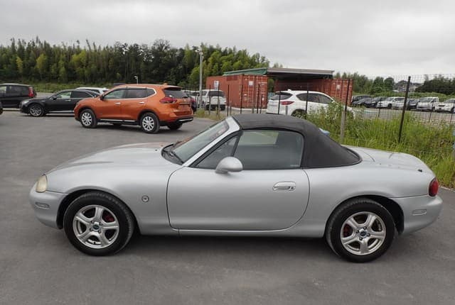 1998 Mazda Roadster (Eunos Roadster / MX-5) JDM car for sale — photo 2 of 25