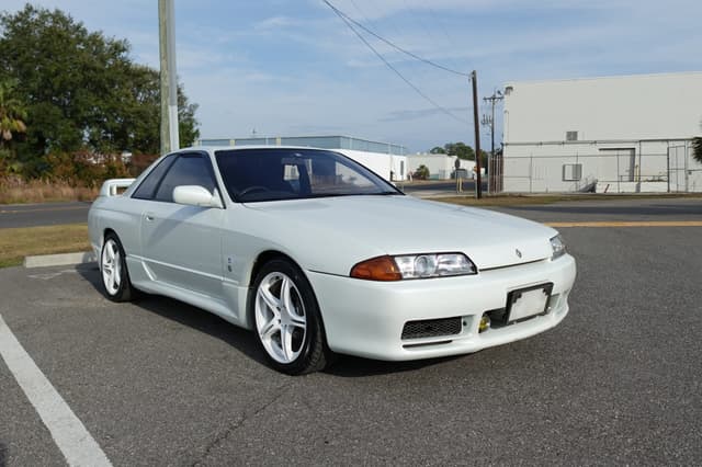 1990 Nissan Skyline JDM car for sale — photo 3 of 18