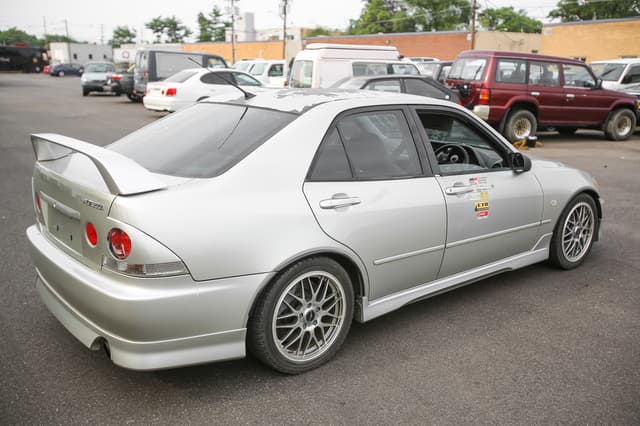 1998 Toyota Altezza JDM car for sale — photo 15 of 25