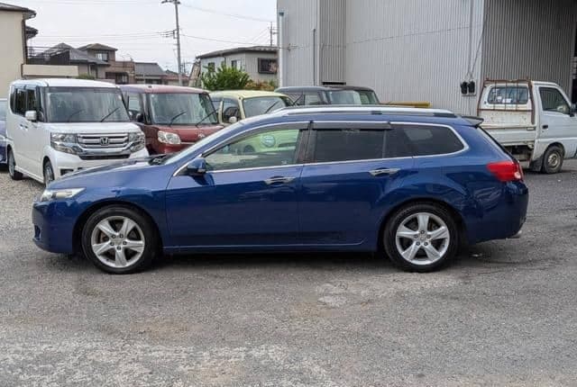2009 Honda Accord JDM car for sale — photo 18 of 20