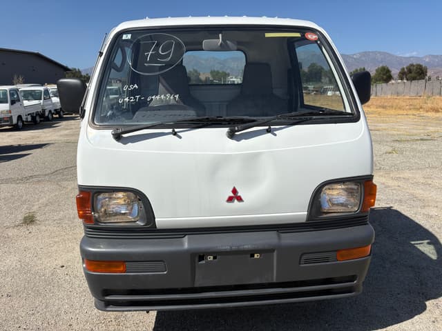 1997 Mitsubishi Minicab JDM car for sale — photo 2 of 25