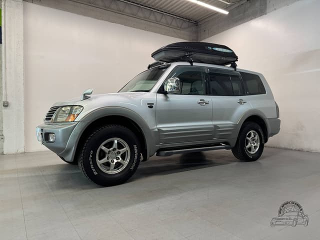 Mitsubishi Pajero JDM car for sale — photo 10 of 10