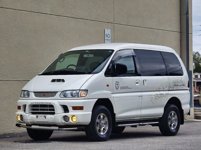 1999 Mitsubishi Delica JDM car for sale — photo 3 of 25
