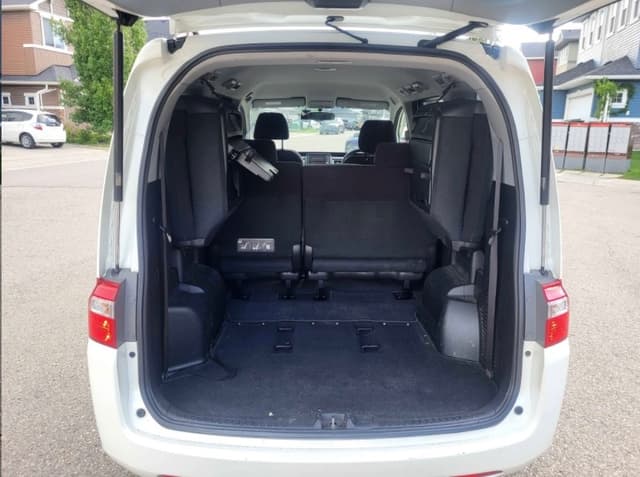 2009 Honda Stepwagon JDM car for sale — photo 12 of 12