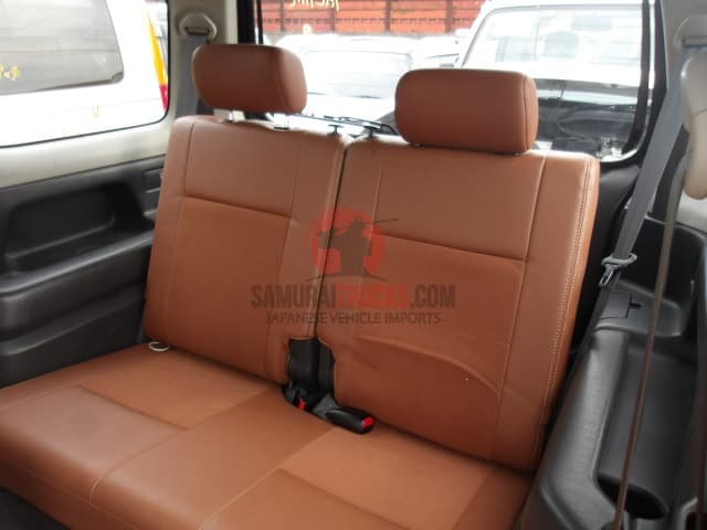 2006 Suzuki Jimny JDM car for sale — photo 17 of 24