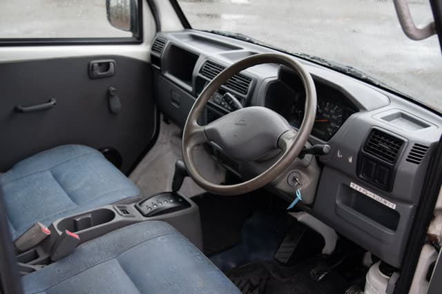2000 Mitsubishi Minicab JDM car for sale — photo 9 of 15