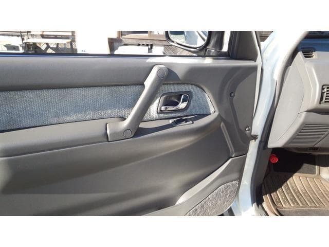 1992 Mitsubishi Pajero JDM car for sale — photo 11 of 25