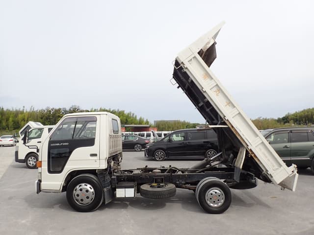 1990 Isuzu Elf JDM car for sale — photo 2 of 25