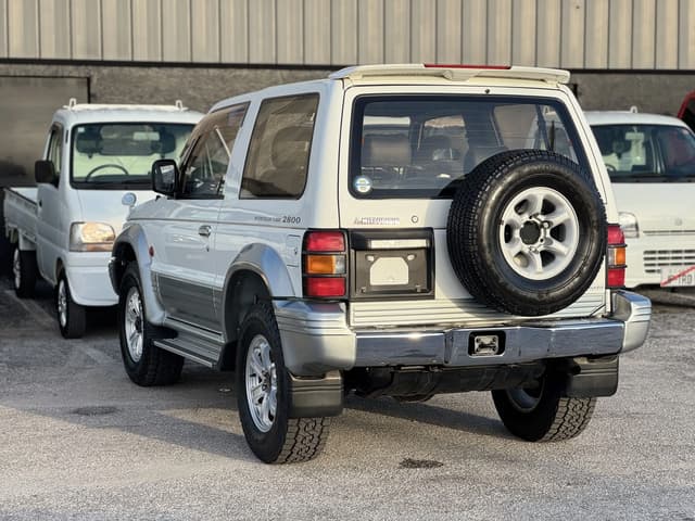1996 Mitsubishi Pajero JDM car for sale — photo 9 of 25